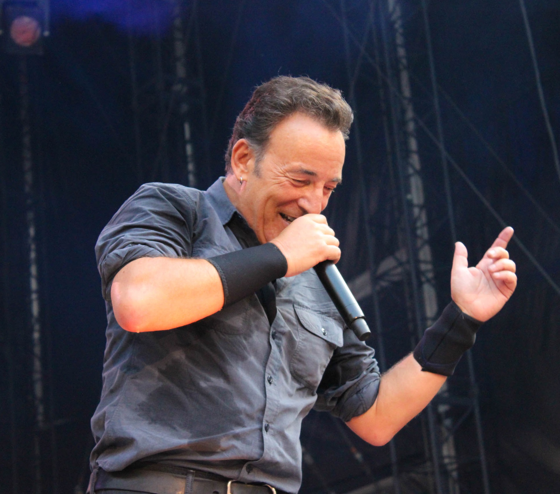 Bruce Springsteen Signed ‘Tardy Note’ For 9 Year Old Fan