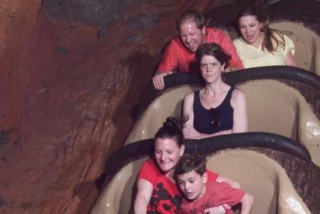‘Angry’ Splash Mountain Photo Goes Viral!