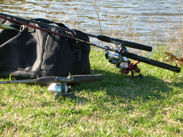 Anglers Use Dead Friend’s Ashes For Bait…Look What They Caught!